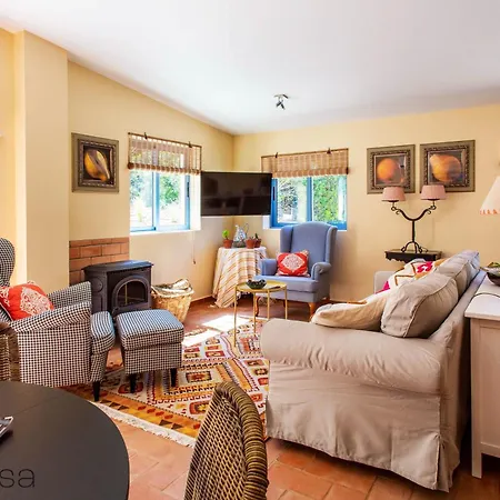 Дом отдыха Quinta Azul - Gorgeous With Pool & Private Terrace